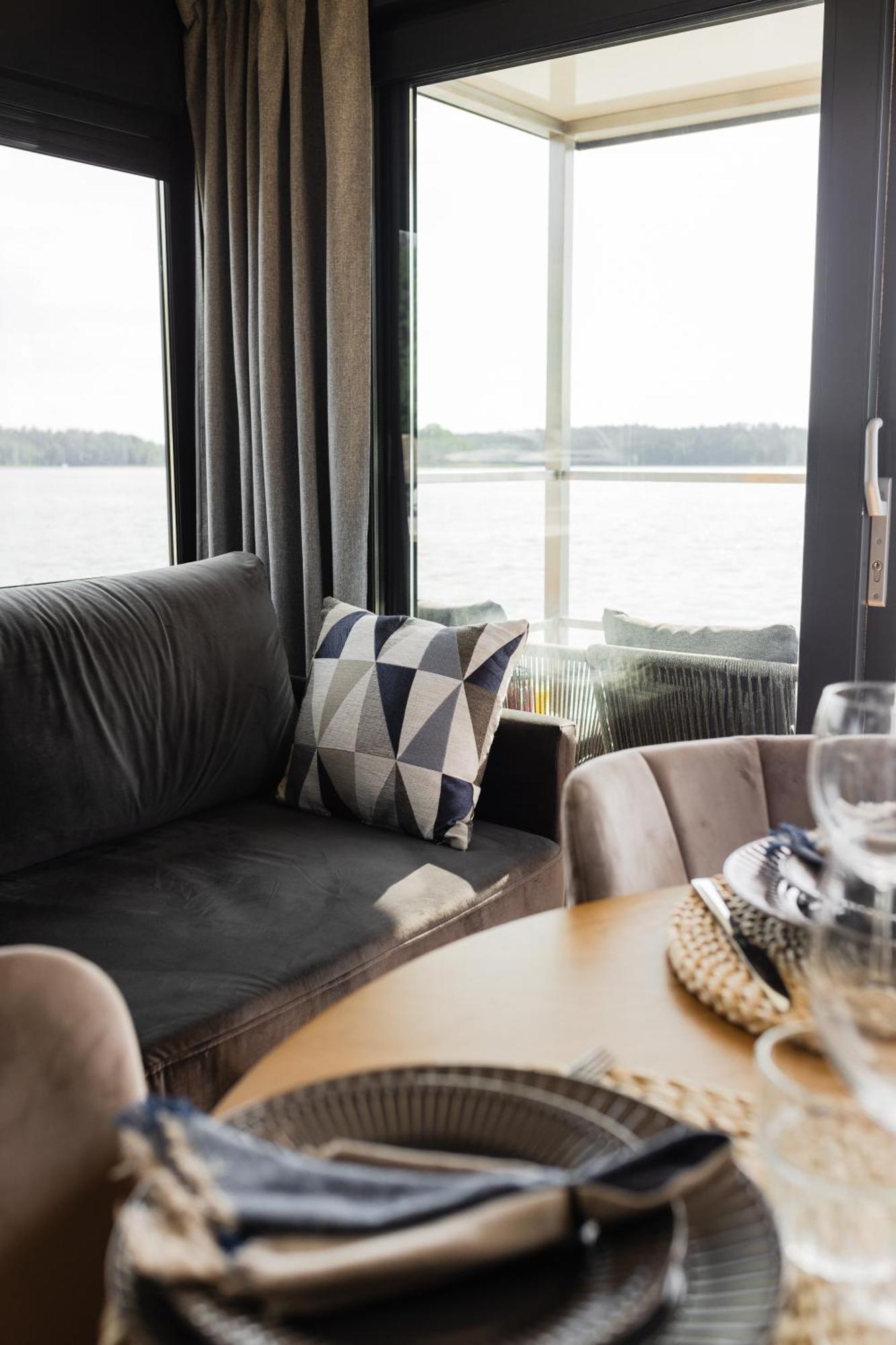 Domek Na Wodzie - Houseboat -Sauna, Taras Na Dachu, Dwie Sypialnie Mikołajki Екстериор снимка