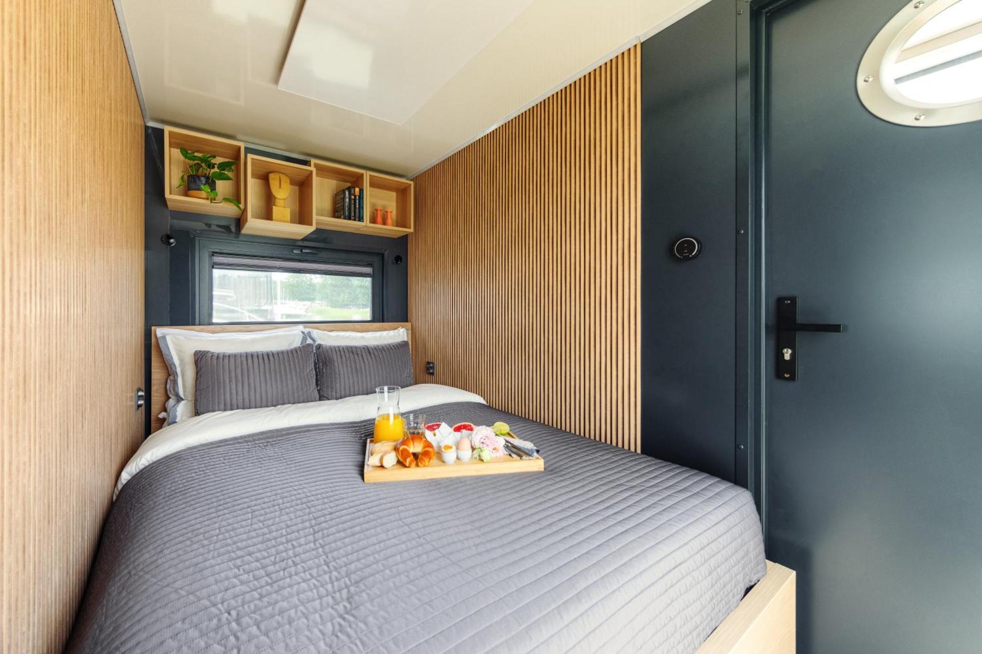 Domek Na Wodzie - Houseboat -Sauna, Taras Na Dachu, Dwie Sypialnie Mikołajki Екстериор снимка