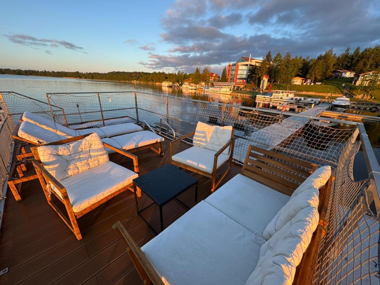 Domek Na Wodzie - Houseboat -Sauna, Taras Na Dachu, Dwie Sypialnie Mikołajki Екстериор снимка