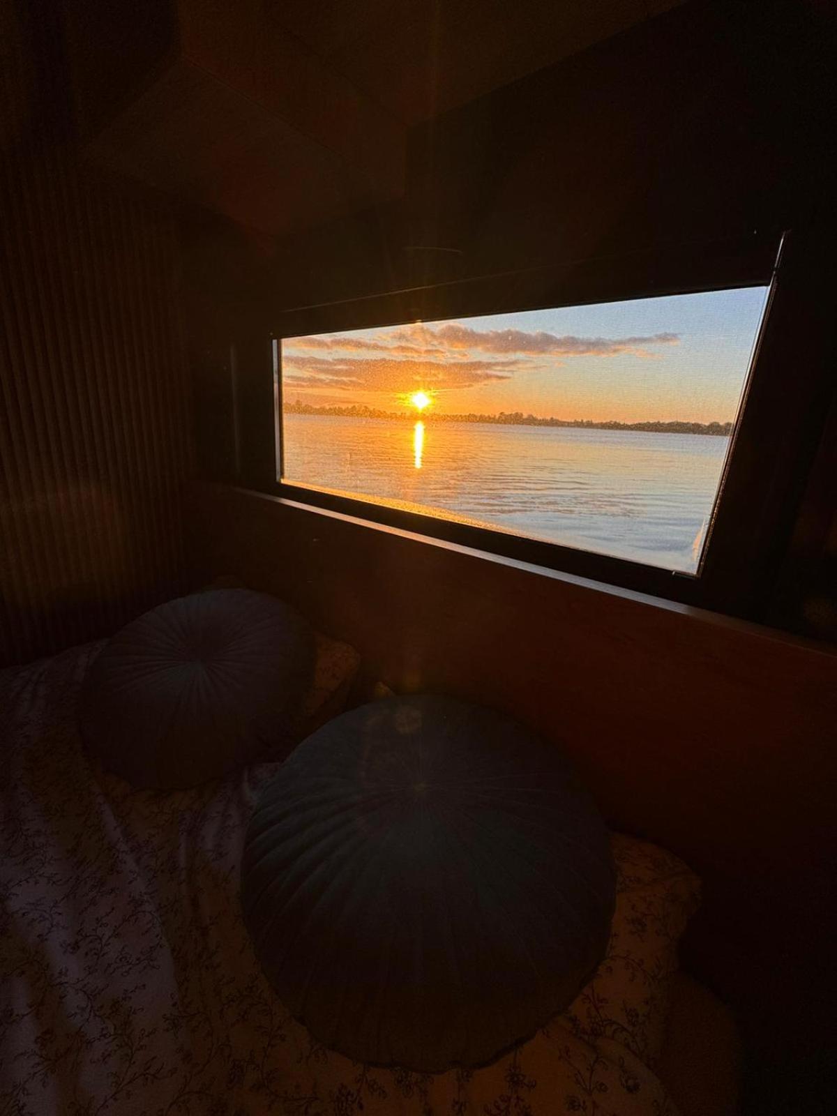 Domek Na Wodzie - Houseboat -Sauna, Taras Na Dachu, Dwie Sypialnie Mikołajki Екстериор снимка