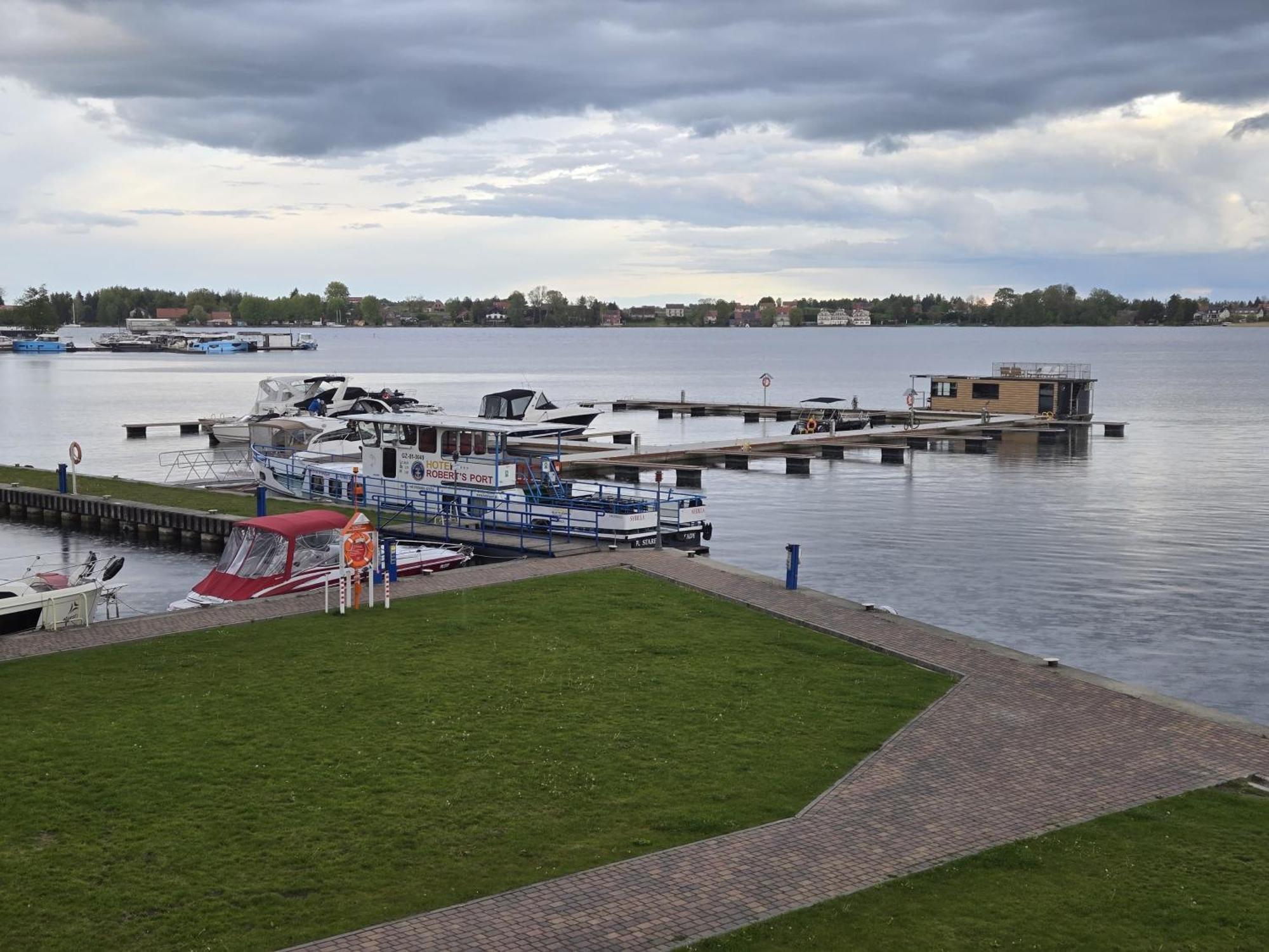 Domek Na Wodzie - Houseboat -Sauna, Taras Na Dachu, Dwie Sypialnie Mikołajki Екстериор снимка